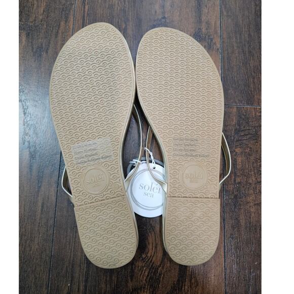 New Revolve Size 6 Solei Sole Flip Flop Vegan Leather Metallic Gold - Picture 4 of 4